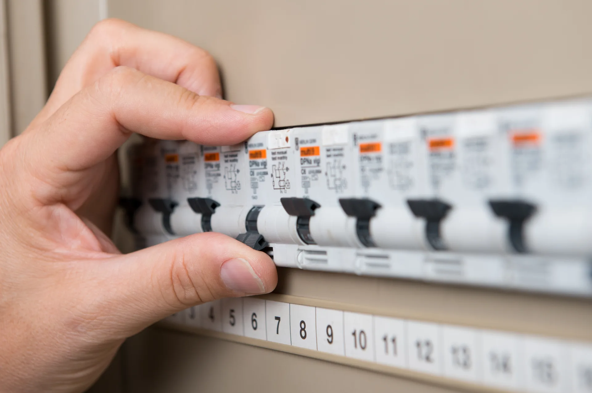 Electrician Ettalong Beach, licensed electricians serving Ettalong Beach